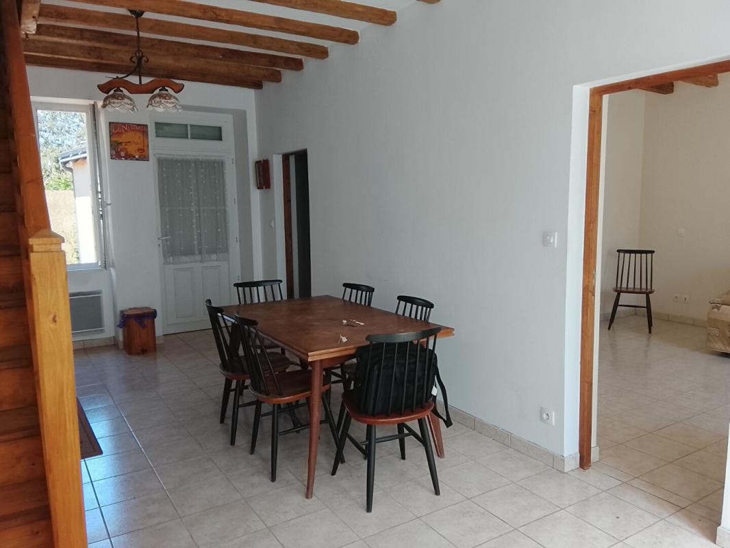 MEZIERES-EN-BRENNE Maison Mezieres En Brenne 3 pièce(s) 75 m2 2