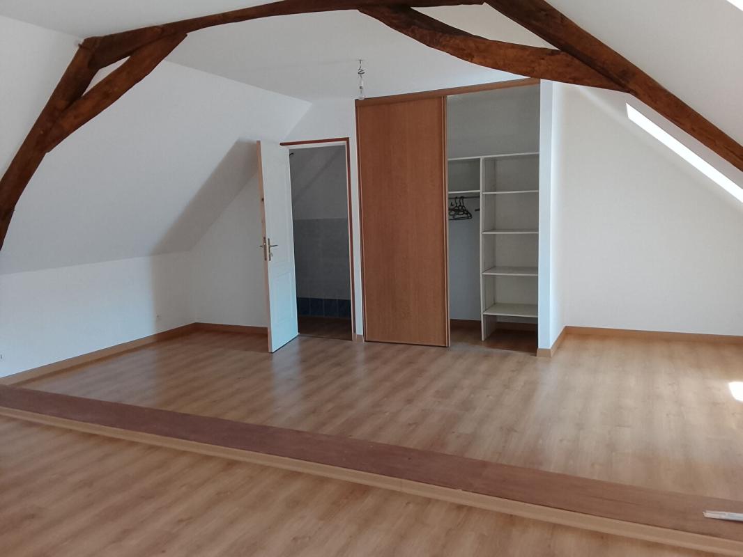 MEZIERES-EN-BRENNE Maison Mezieres En Brenne 3 pièce(s) 75 m2 3