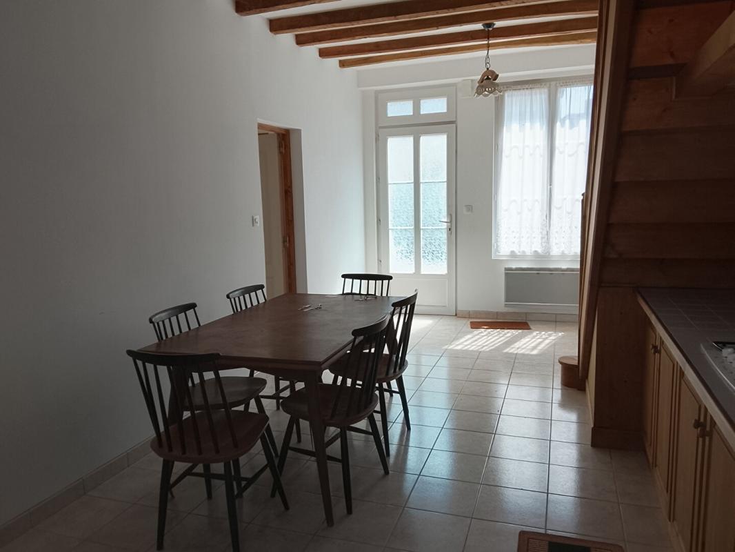 MEZIERES-EN-BRENNE Maison Mezieres En Brenne 3 pièce(s) 75 m2 8