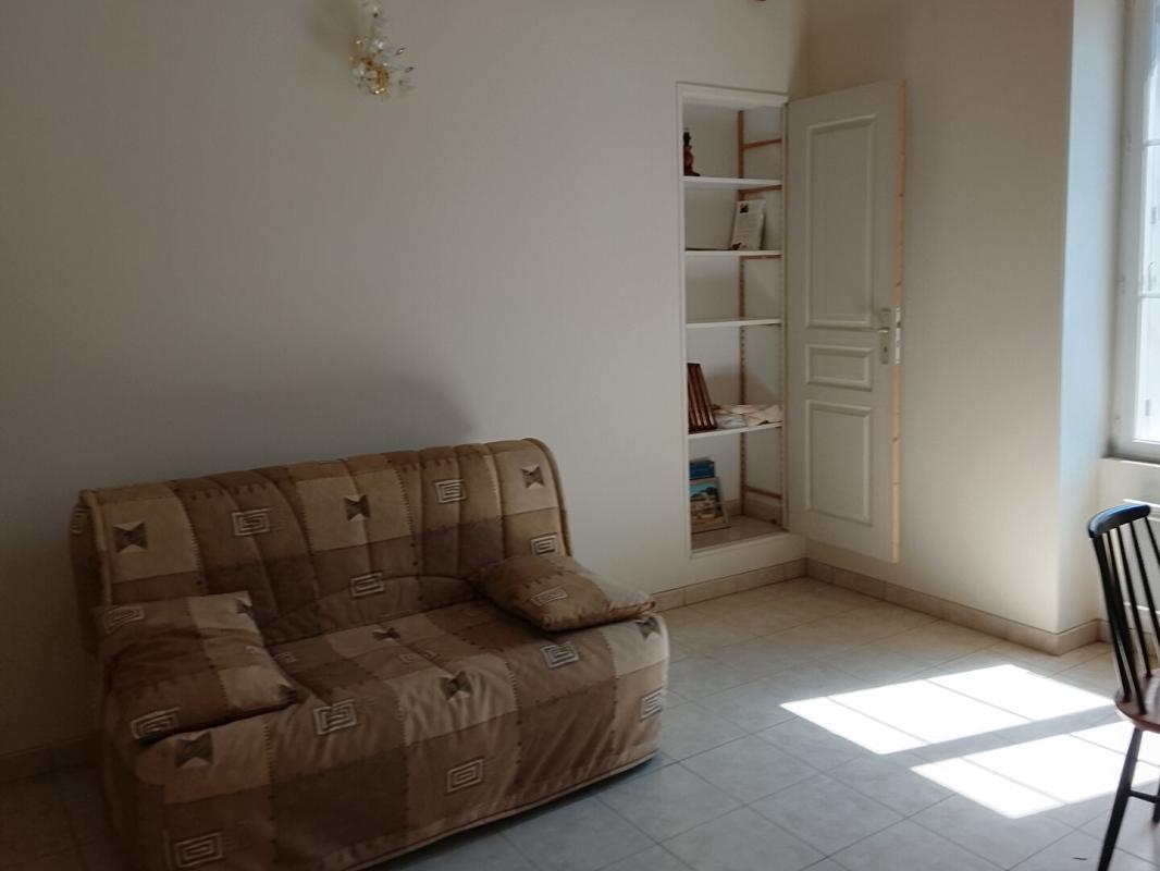 MEZIERES-EN-BRENNE Maison Mezieres En Brenne 3 pièce(s) 75 m2 9