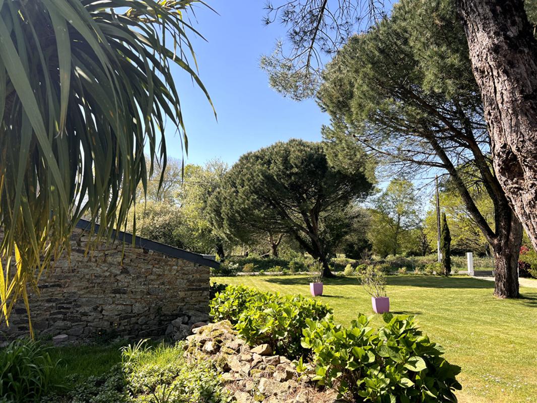 PLUVIGNER Magnifique chaumière de 225 m2- 4 ch- Annexes- piscine 14