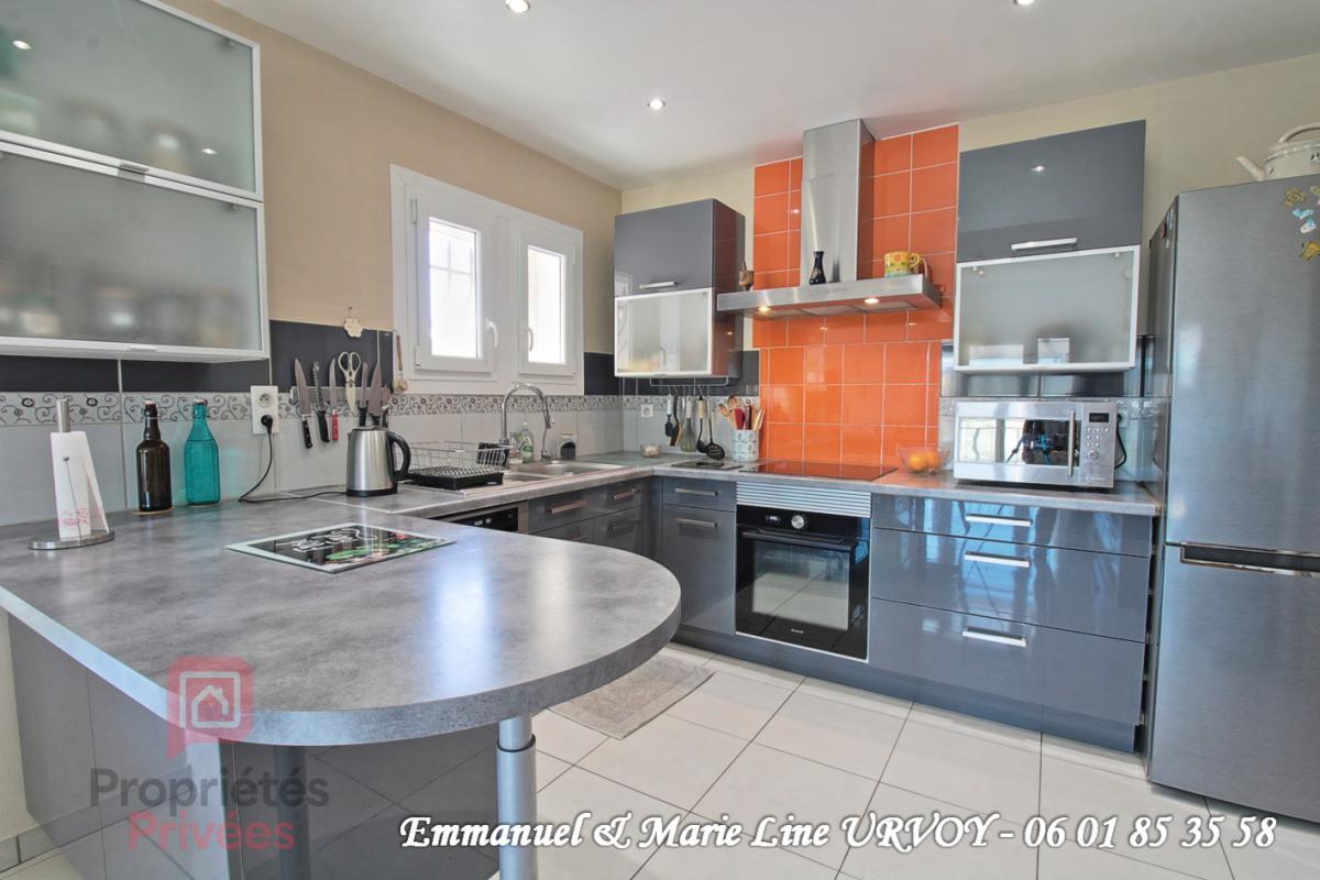NOVES EXCLUSIVITE - NOVES 13550: Appartement T5 avec véranda et Terrasse 5