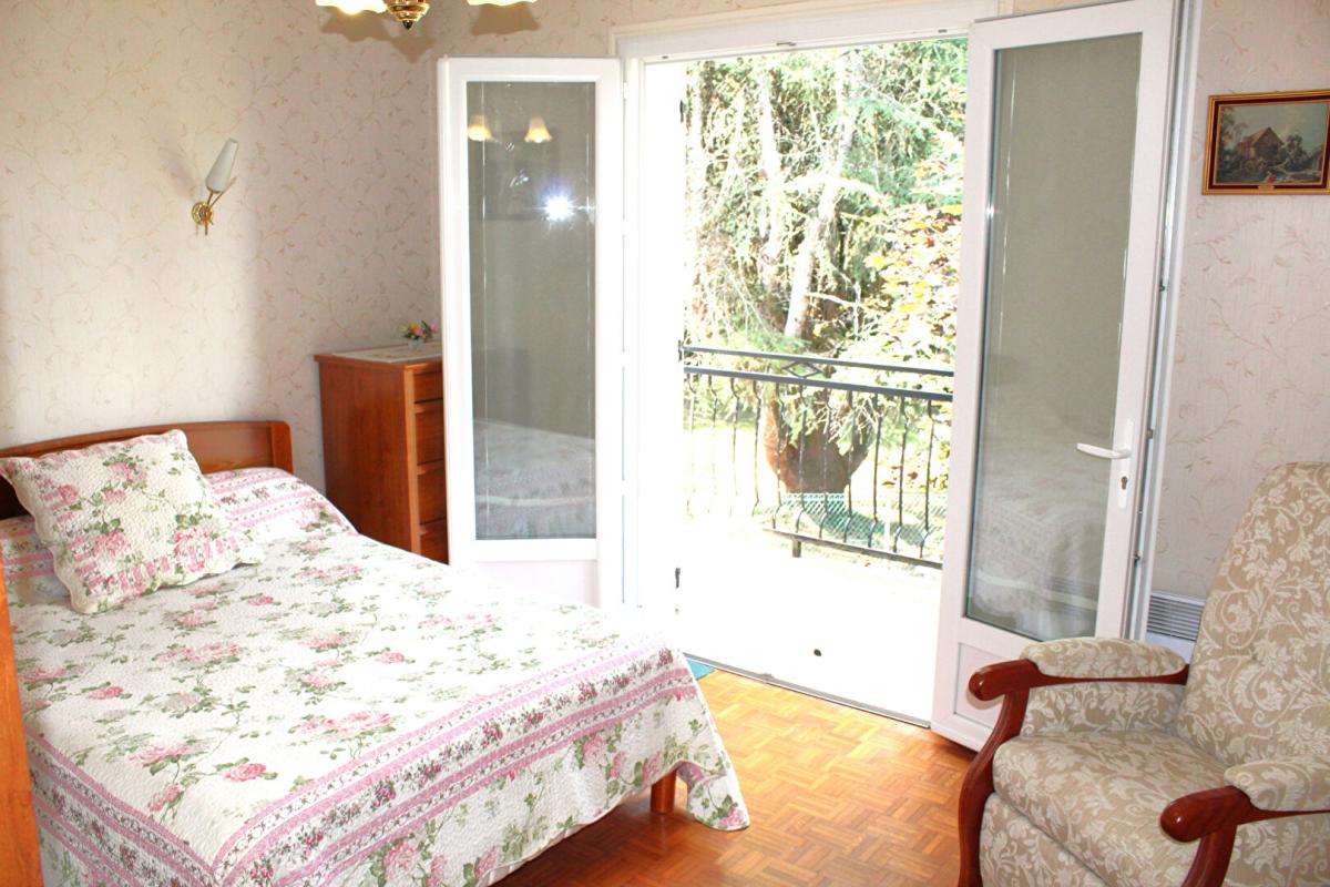 PERIGUEUX Maison type 6, sur sous-sol semi enterré, double garage, sur un terrain de 965 m² 12
