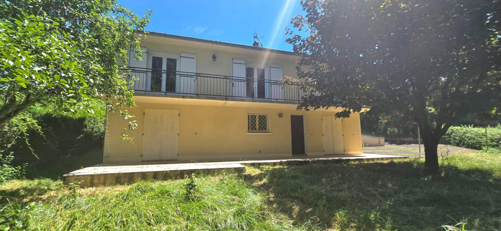 PERIGUEUX Maison type 6, sur sous-sol semi enterré, double garage, sur un terrain de 965 m² 5
