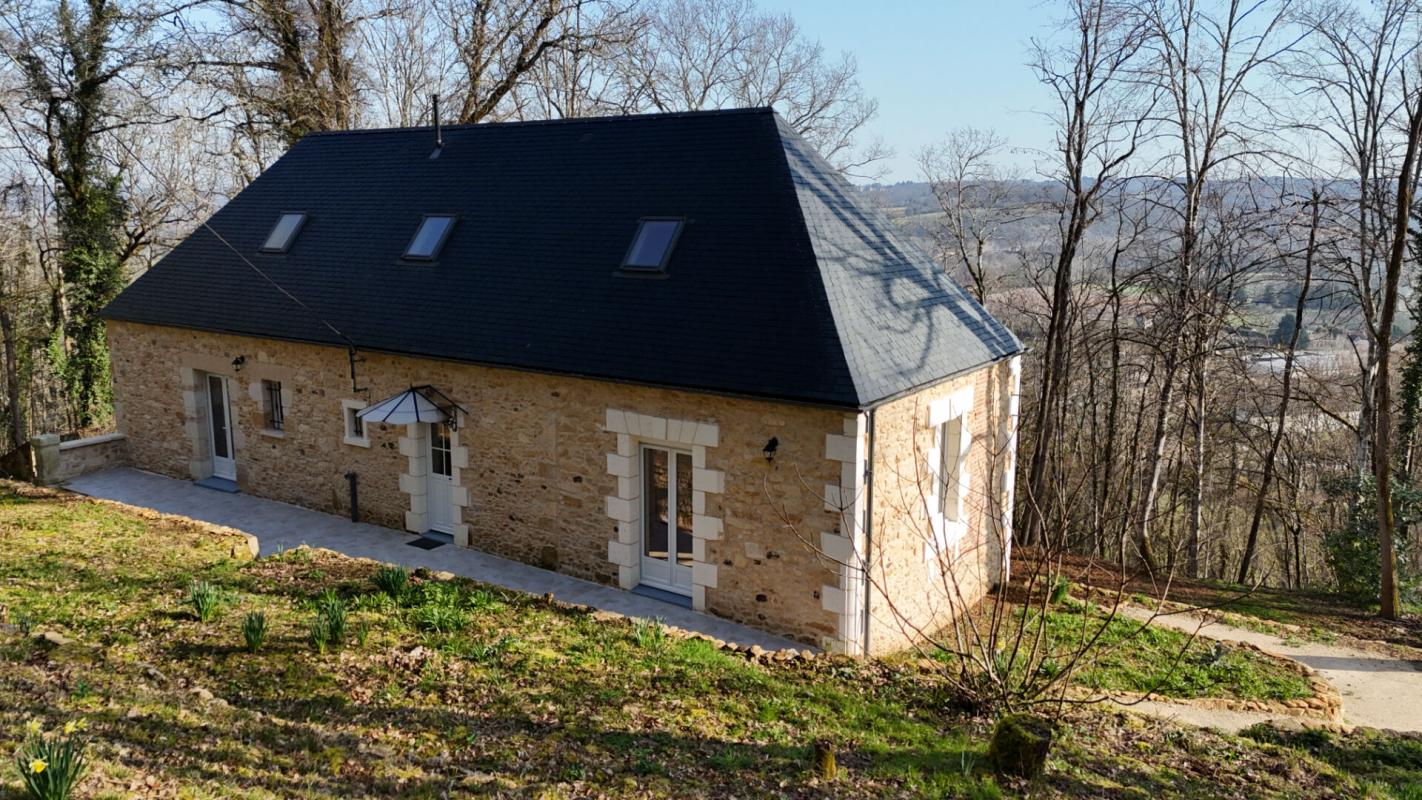 LE BUISSON-DE-CADOUIN Maison récemment rénovée avec 3 chambres 1