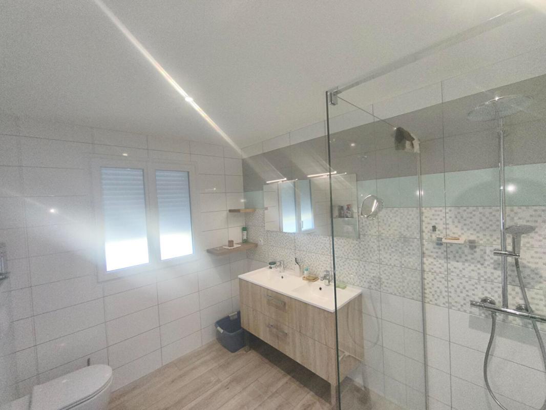LE RIALET MAISON FAMILIALE 200 M2 T 8 AVEC TERRASSE ET JARDIN 12