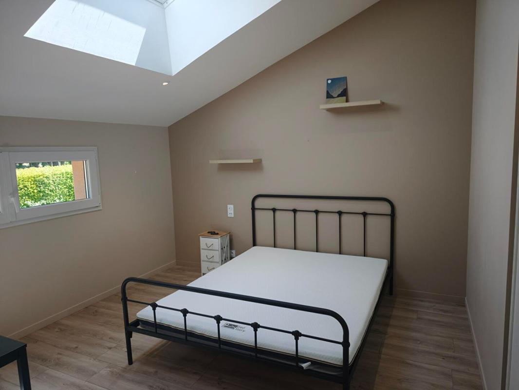 LE RIALET MAISON FAMILIALE 200 M2 T 8 AVEC TERRASSE ET JARDIN 13