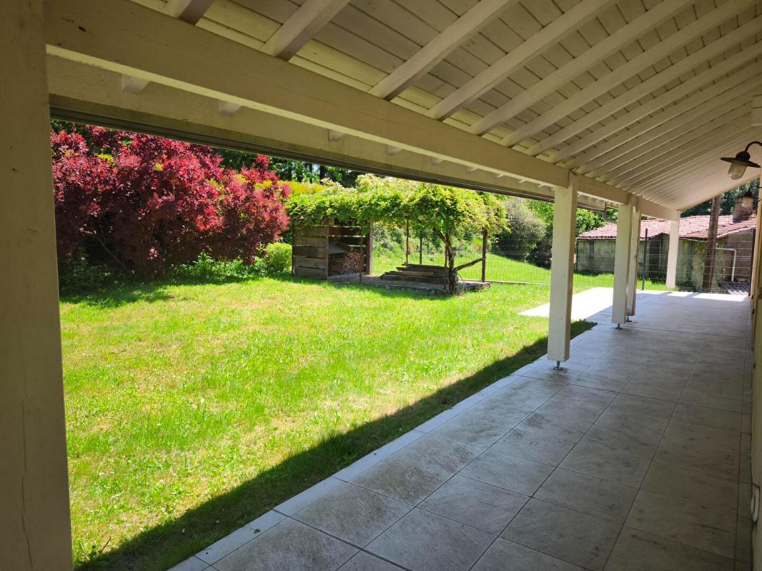 LE RIALET MAISON FAMILIALE 200 M2 T 8 AVEC TERRASSE ET JARDIN 17