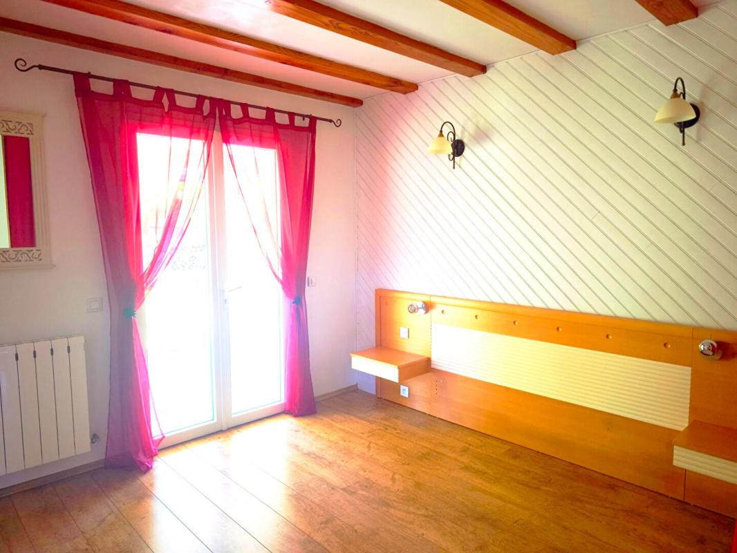 LE RIALET MAISON FAMILIALE 200 M2 T 8 AVEC TERRASSE ET JARDIN 7