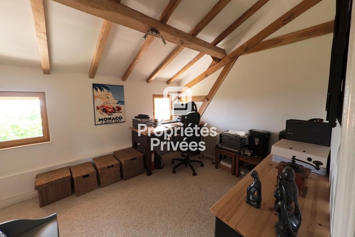 NONTRON MAISON DE CARACTERE CONTEMPORAINE DE 159 M² - PRESTATIONS HAUT DE GAMME - 3 SUITES PRIVATIVES - TERRAIN DE 6 180 M² A NONTRON 14