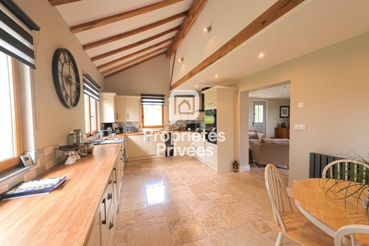 NONTRON MAISON DE CARACTERE CONTEMPORAINE DE 159 M² - PRESTATIONS HAUT DE GAMME - 3 SUITES PRIVATIVES - TERRAIN DE 6 180 M² A NONTRON 7