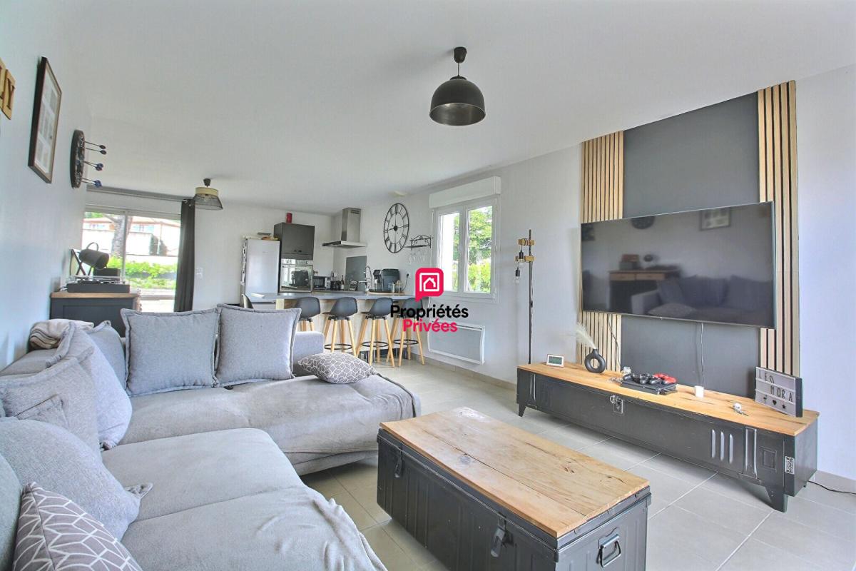 VACQUIERES Maison 3 chambres 92 m² de plain pied avec piscine à Vacquieres 1