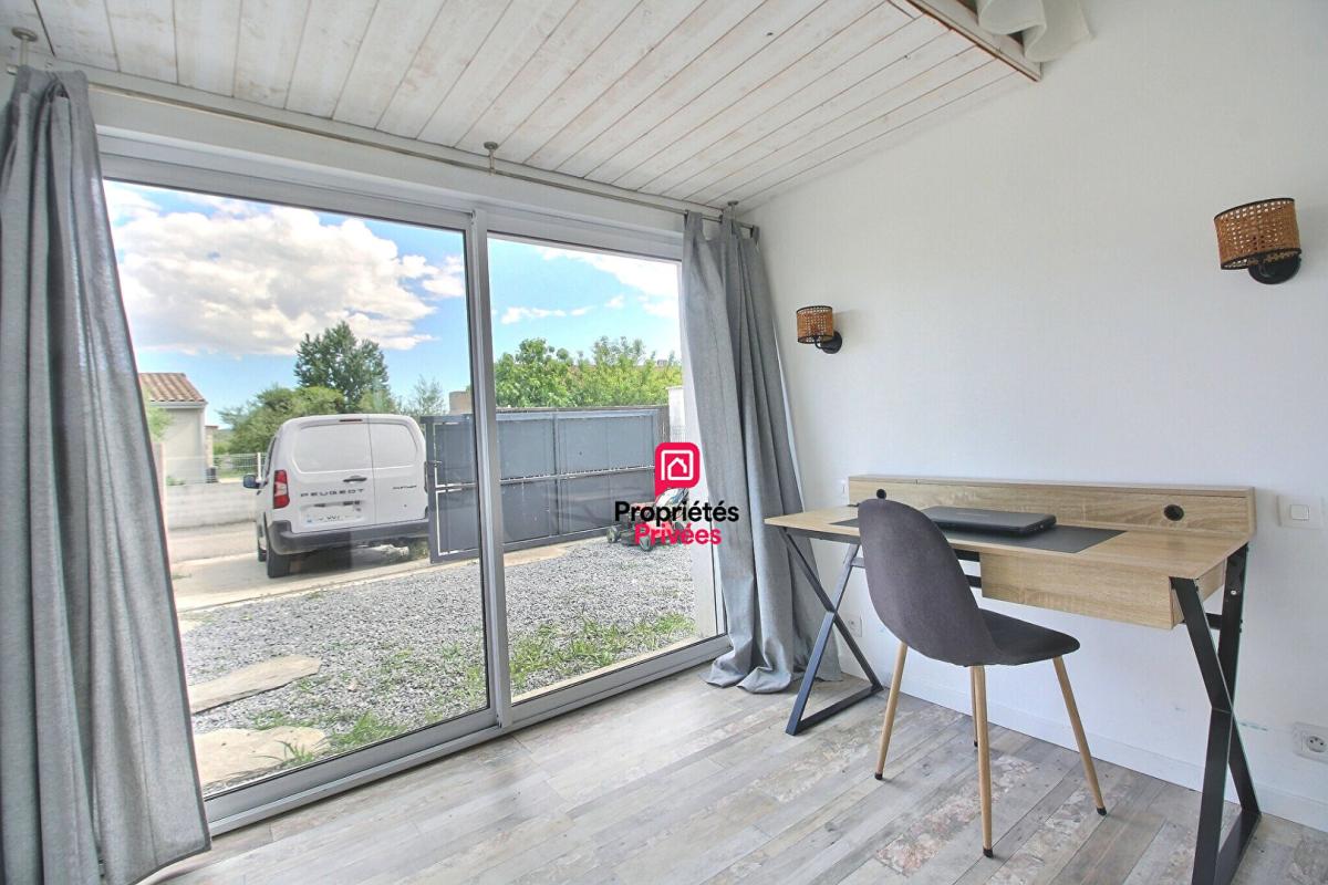 VACQUIERES Maison 3 chambres 92 m² de plain pied avec piscine à Vacquieres 13