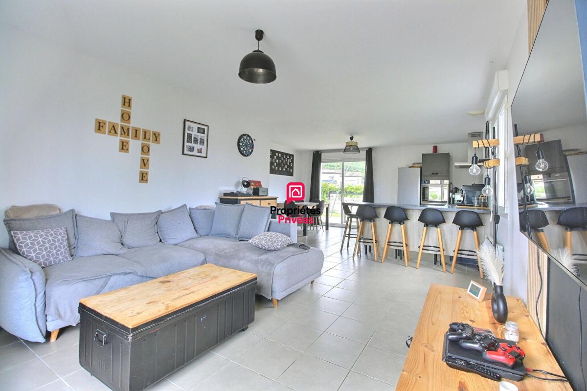 VACQUIERES Maison 3 chambres 92 m² de plain pied avec piscine à Vacquieres 4
