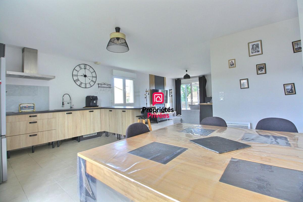 VACQUIERES Maison 3 chambres 92 m² de plain pied avec piscine à Vacquieres 8