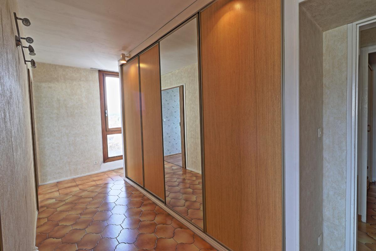 ANNECY Appartement Annecy 3 chambres, 77.55 m² avec balcons, cave et garage 11