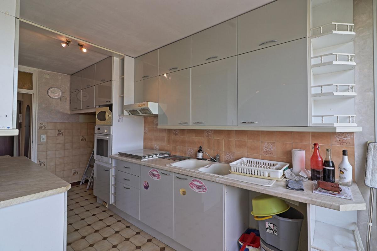 ANNECY Appartement Annecy 3 chambres, 77.55 m² avec balcons, cave et garage 5