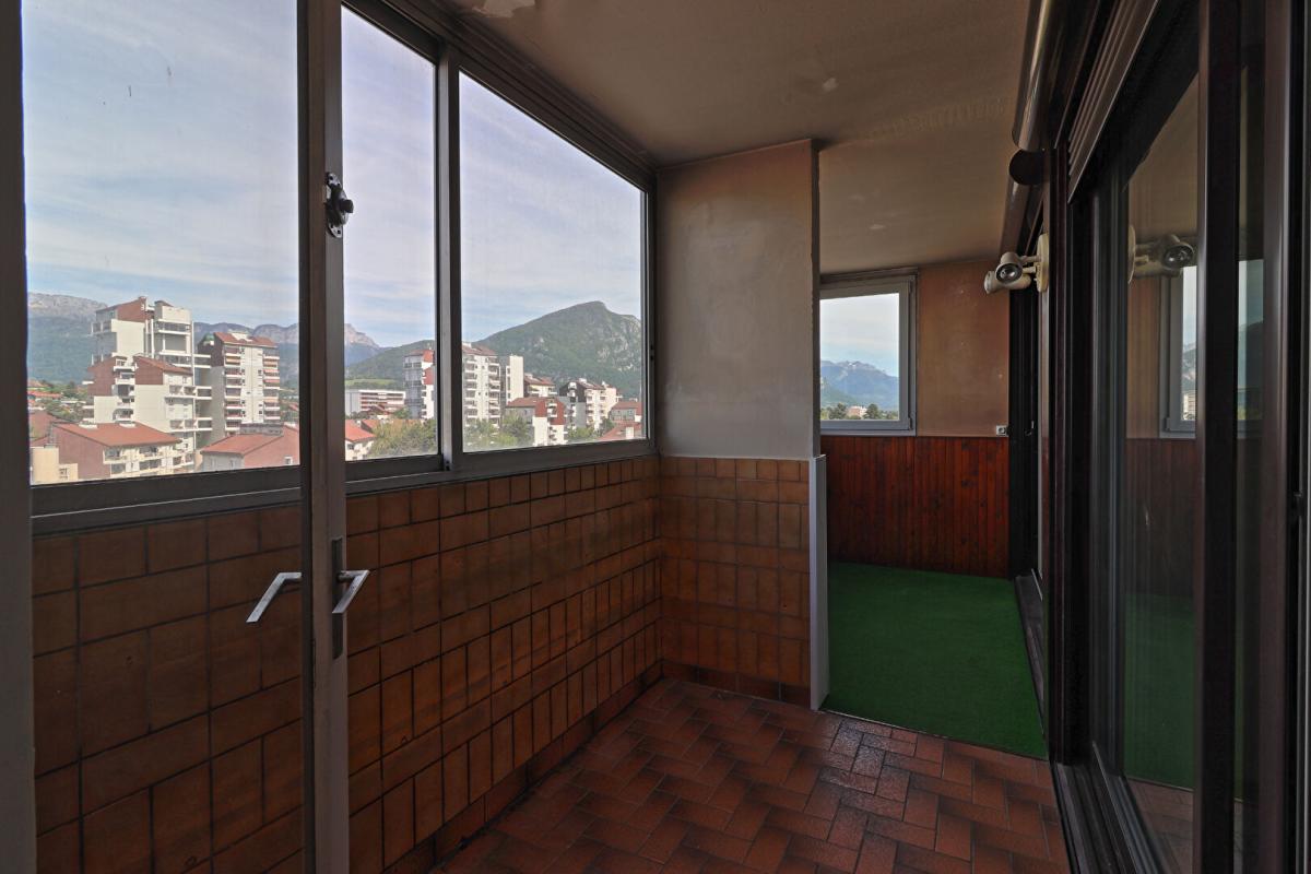 ANNECY Appartement Annecy 3 chambres, 77.55 m² avec balcons, cave et garage 6