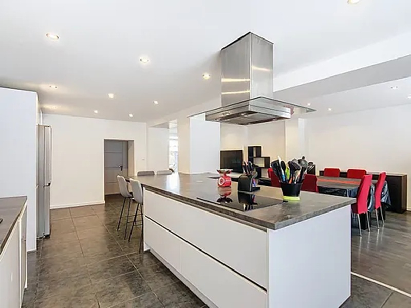 CUSTINES Maison familiale, 7 pièces, 190 m² , Dépendance à rénover, Garage, Jardin 2