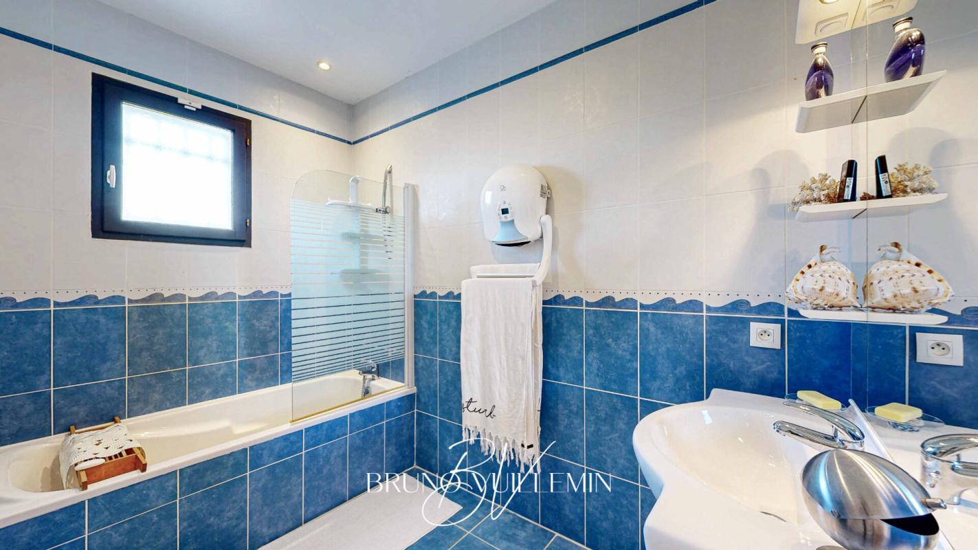 CARCASSONNE VILLA 4 CHAMBRES + STUDIO - SECTEUR RESIDENTIEL 13