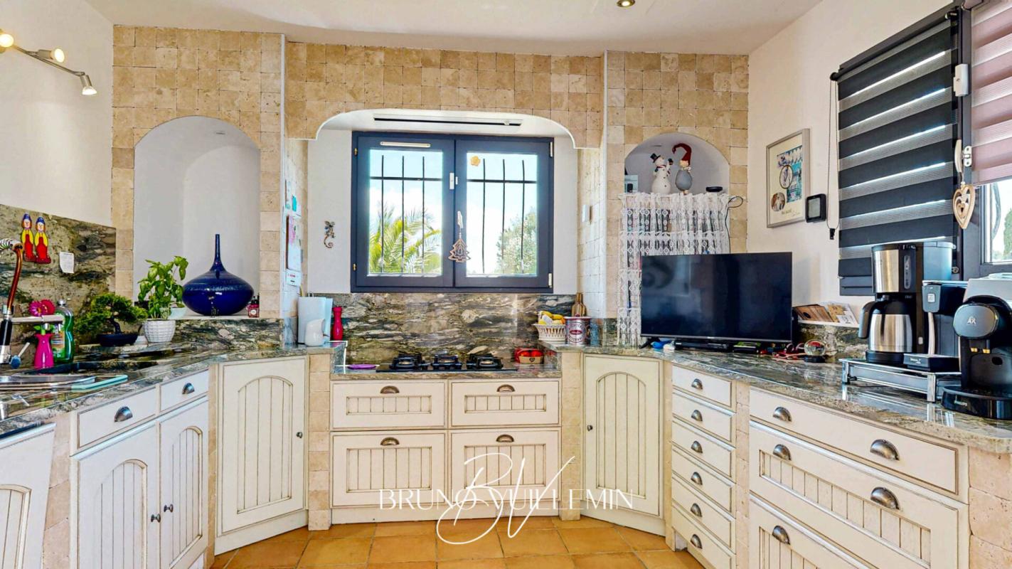 CARCASSONNE VILLA 4 CHAMBRES + STUDIO - SECTEUR RESIDENTIEL 6