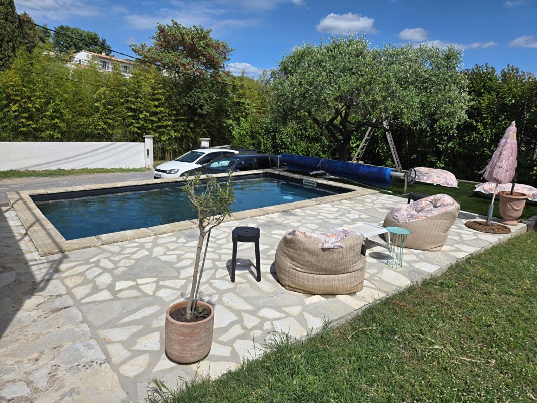 ANDUZE Villa de 124.7 M2 avec piscine et garage sur un terrain clos et arboré de 735 M2 au calme sans vis à vis 2
