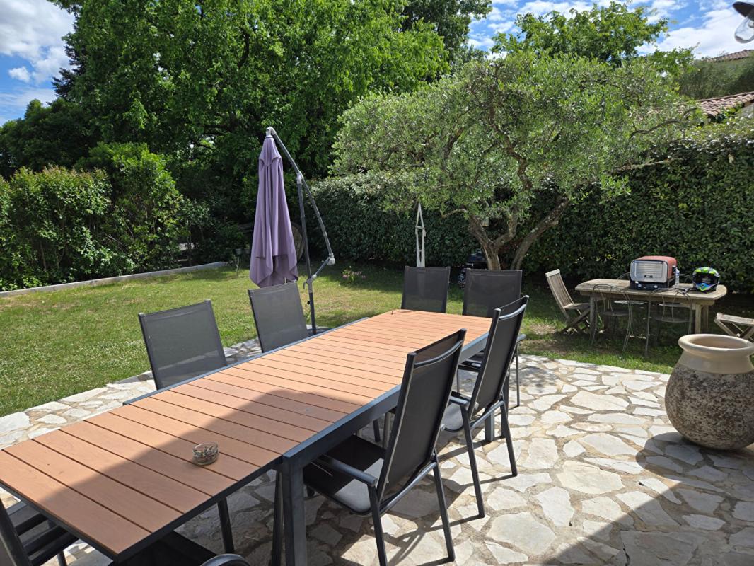 ANDUZE Villa de 124.7 M2 avec piscine et garage sur un terrain clos et arboré de 735 M2 au calme sans vis à vis 4