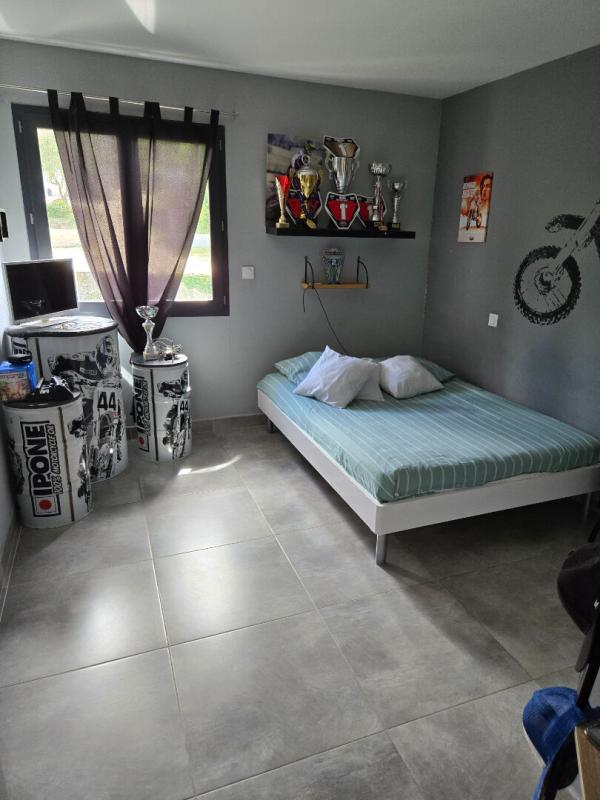 ANDUZE Villa de 124.7 M2 avec piscine et garage sur un terrain clos et arboré de 735 M2 au calme sans vis à vis 8