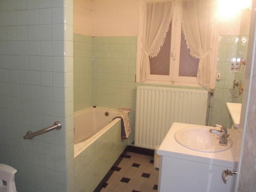 MAIZIERES-LES-BRIENNE Belle maison plain pied 12