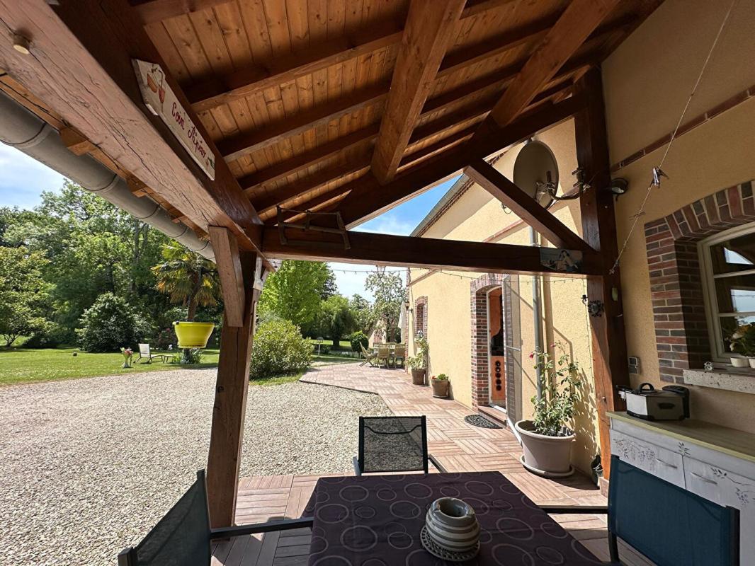 SAINT-GERMAIN-DES-PRES A VENDRE VASTE PROPRIETE Composée de DEUX HABITATIONS et UN STUDIO, ETANG bordée par rivière sur plus de 4,5 Hectares 13