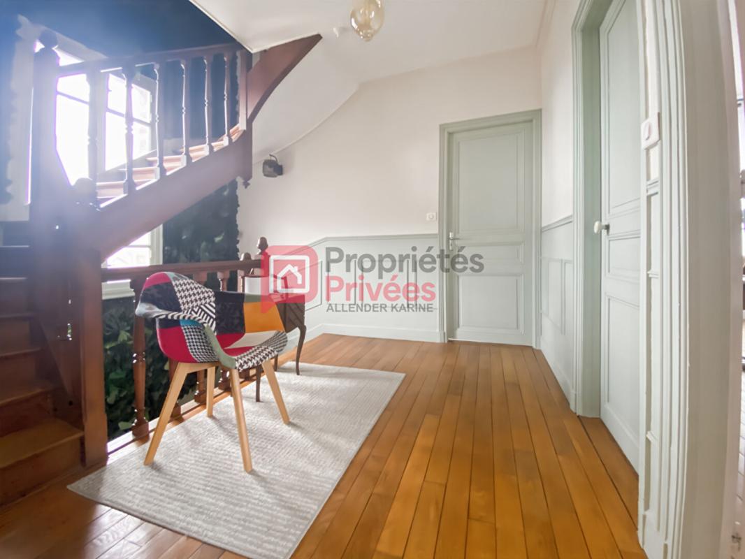 SENS Maison Soucy 9 pièce(s) 165 m2 13