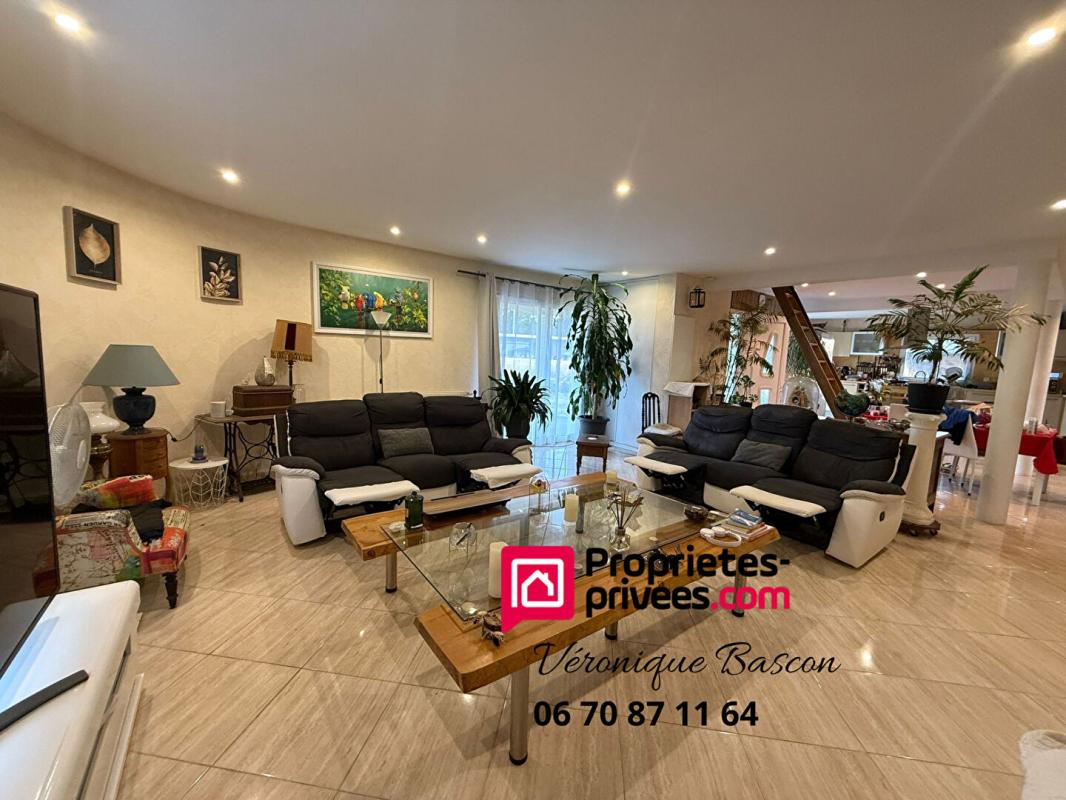 COULOUNIEIX-CHAMIERS Maison 5 pièces sur 910 m2 de terrain 6