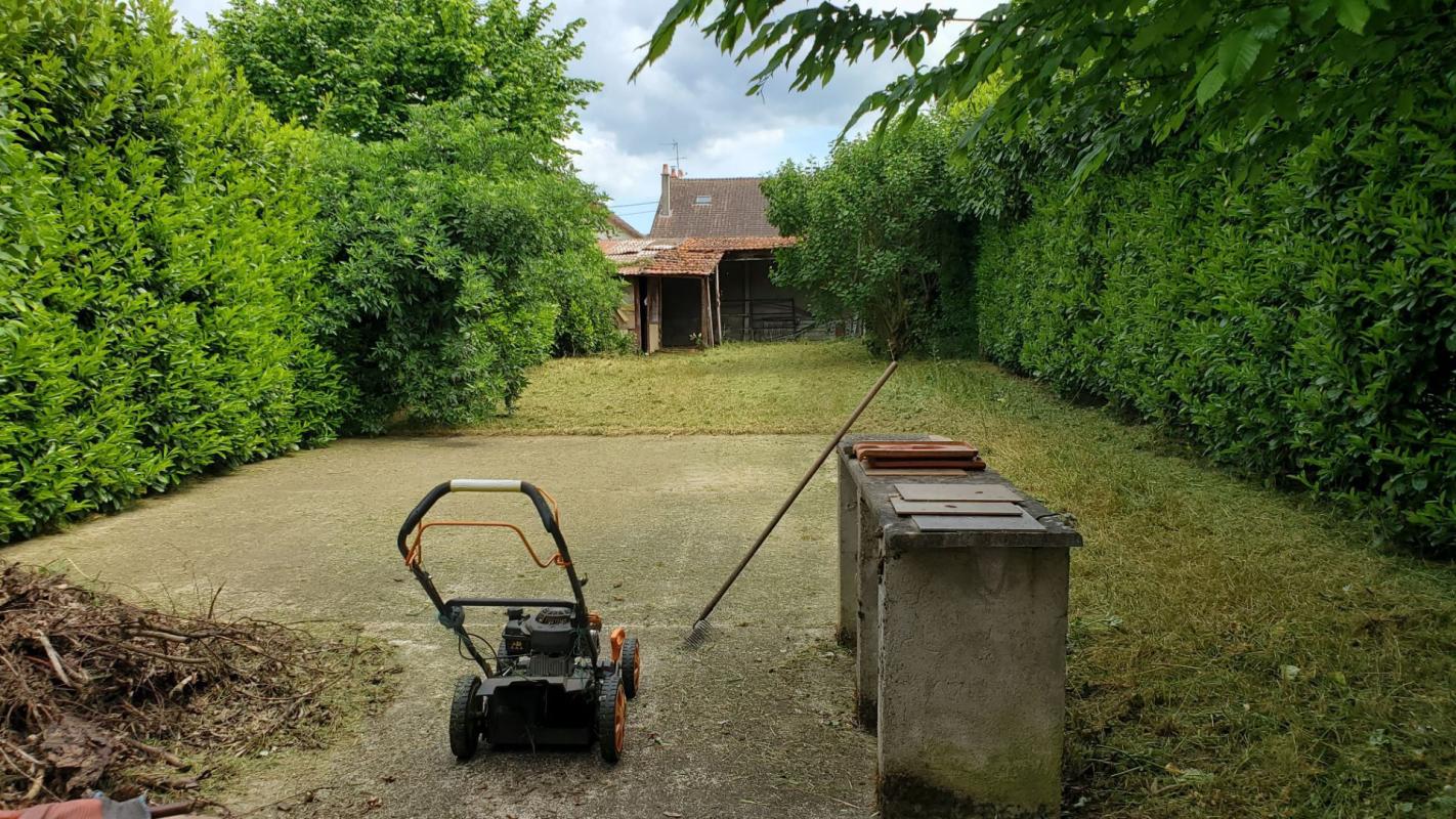 VARENNES-VAUZELLES Maison Varennes Vauzelles 92 m² - 516m² jardin - 4 chambres 7
