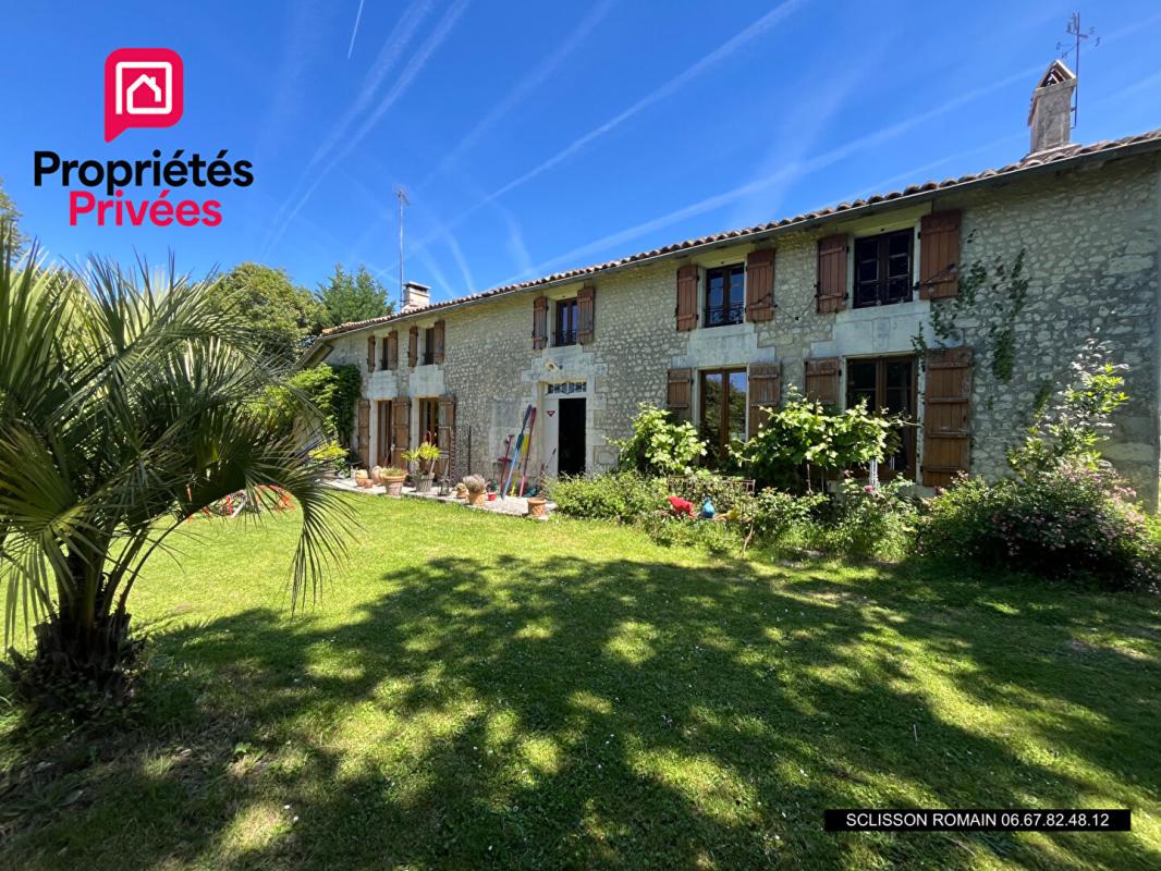BERNEUIL Charentaise Berneuil - 186 m2 - 3 chambres - jardin arboré - PRIX 228 778 HAI 1