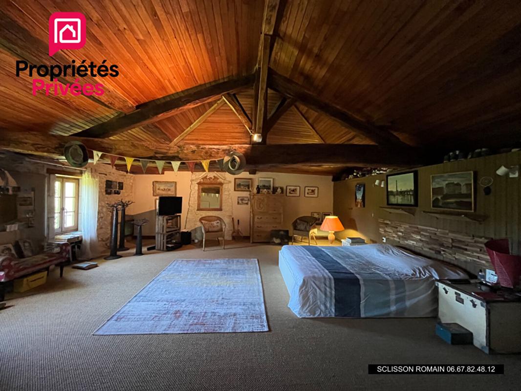 BERNEUIL Charentaise Berneuil - 186 m2 - 3 chambres - jardin arboré - PRIX 228 778 HAI 8
