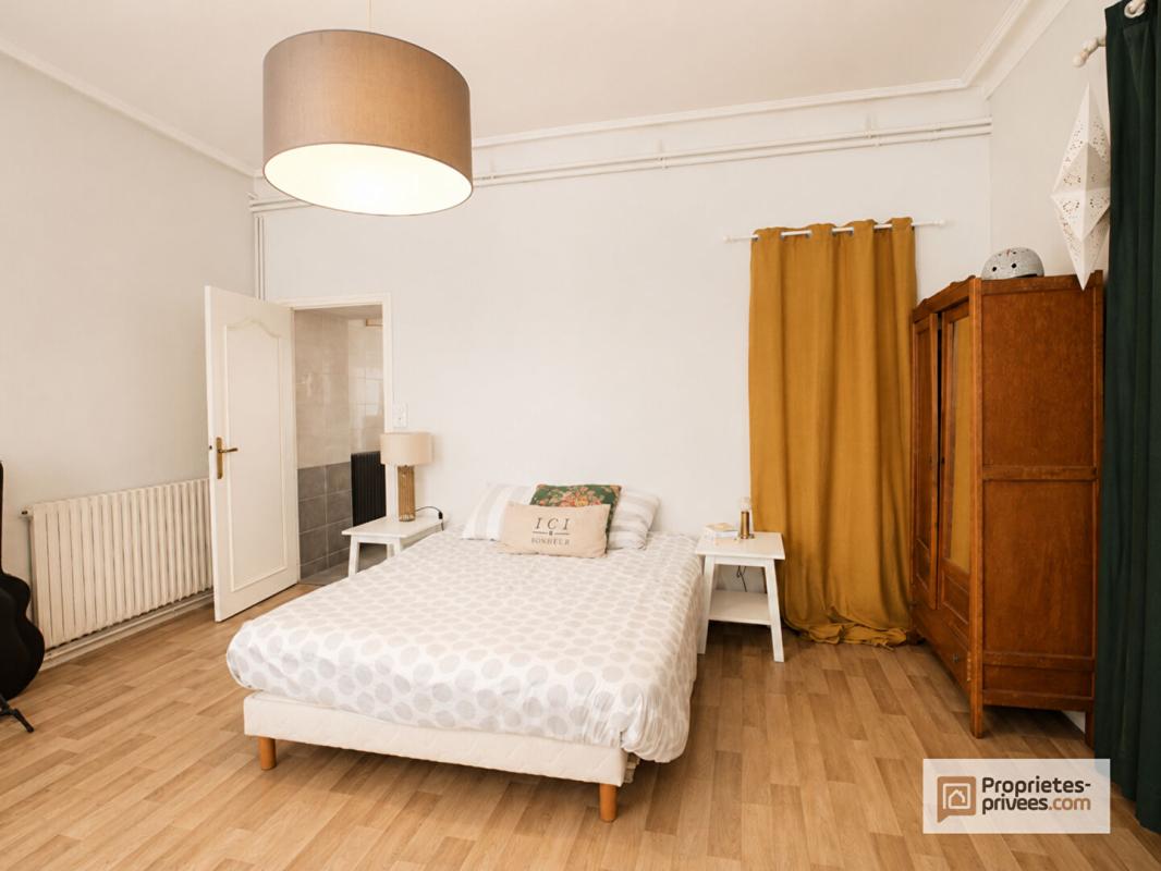 QUIMPER Quimper Centre : Duplex 160 m² avec jardin, studio indépendant et dépendance 9
