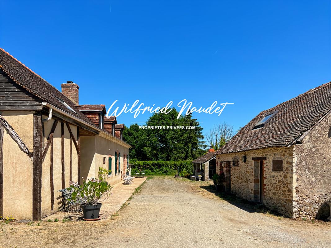 PARIGNE-L'EVEQUE Charmante longère sur 2 hectares 1