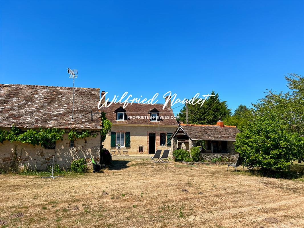 PARIGNE-L'EVEQUE Charmante longère sur 2 hectares 5