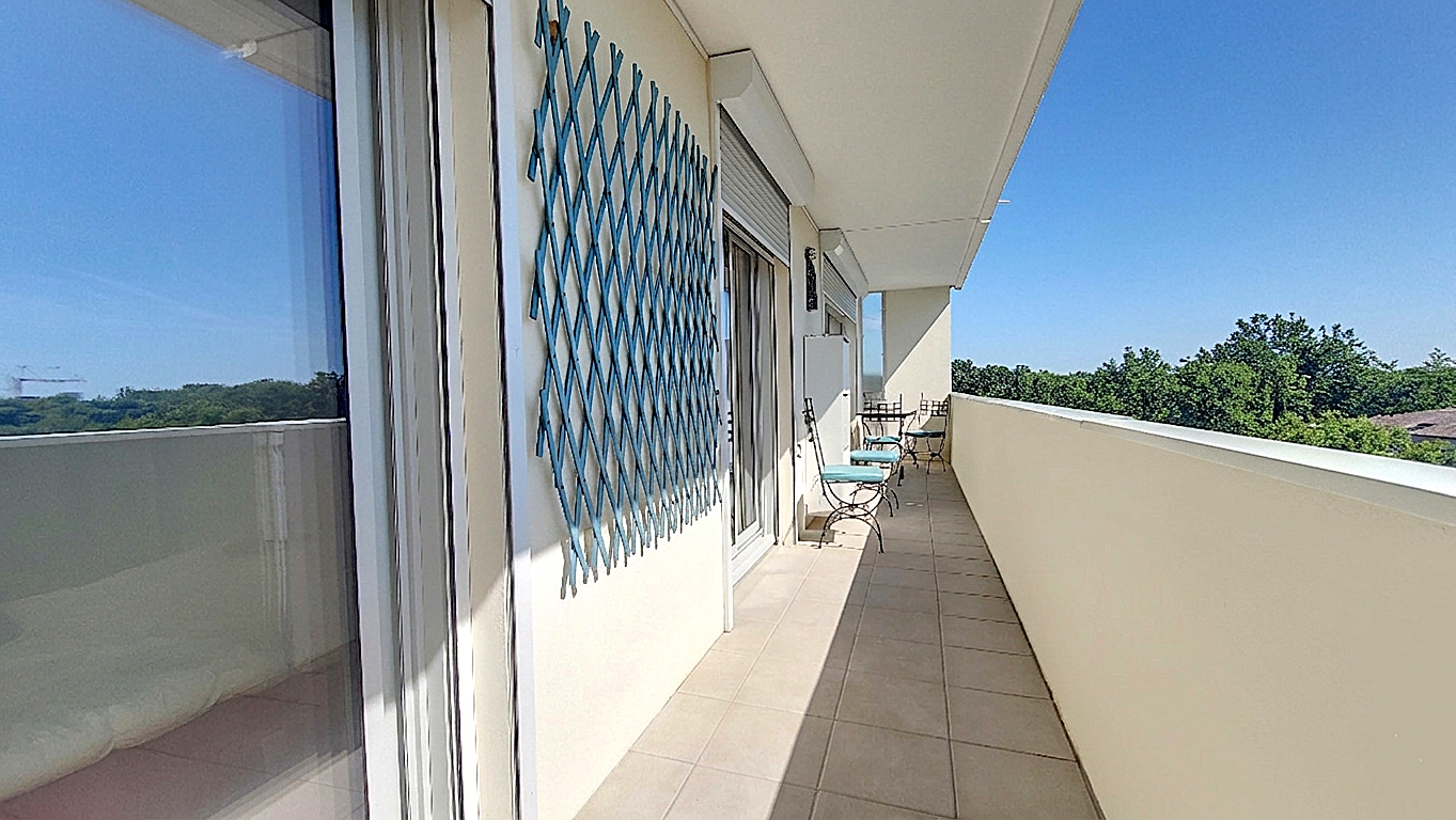 PESSAC Appartement lumineux 71m² avec grand balcon sans vis-à-vis 1