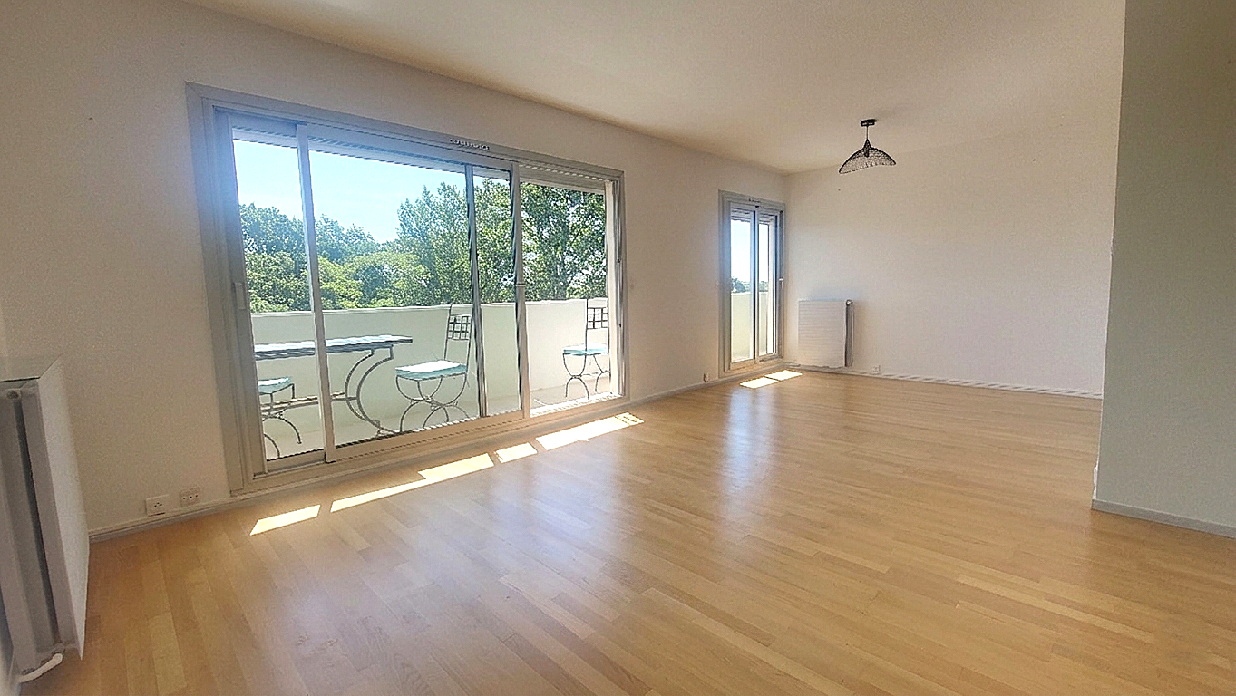 PESSAC Appartement lumineux 71m² avec grand balcon sans vis-à-vis 2