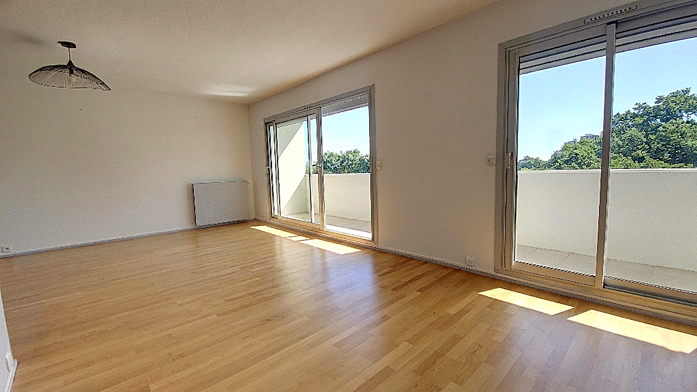 PESSAC Appartement lumineux 71m² avec grand balcon sans vis-à-vis 3
