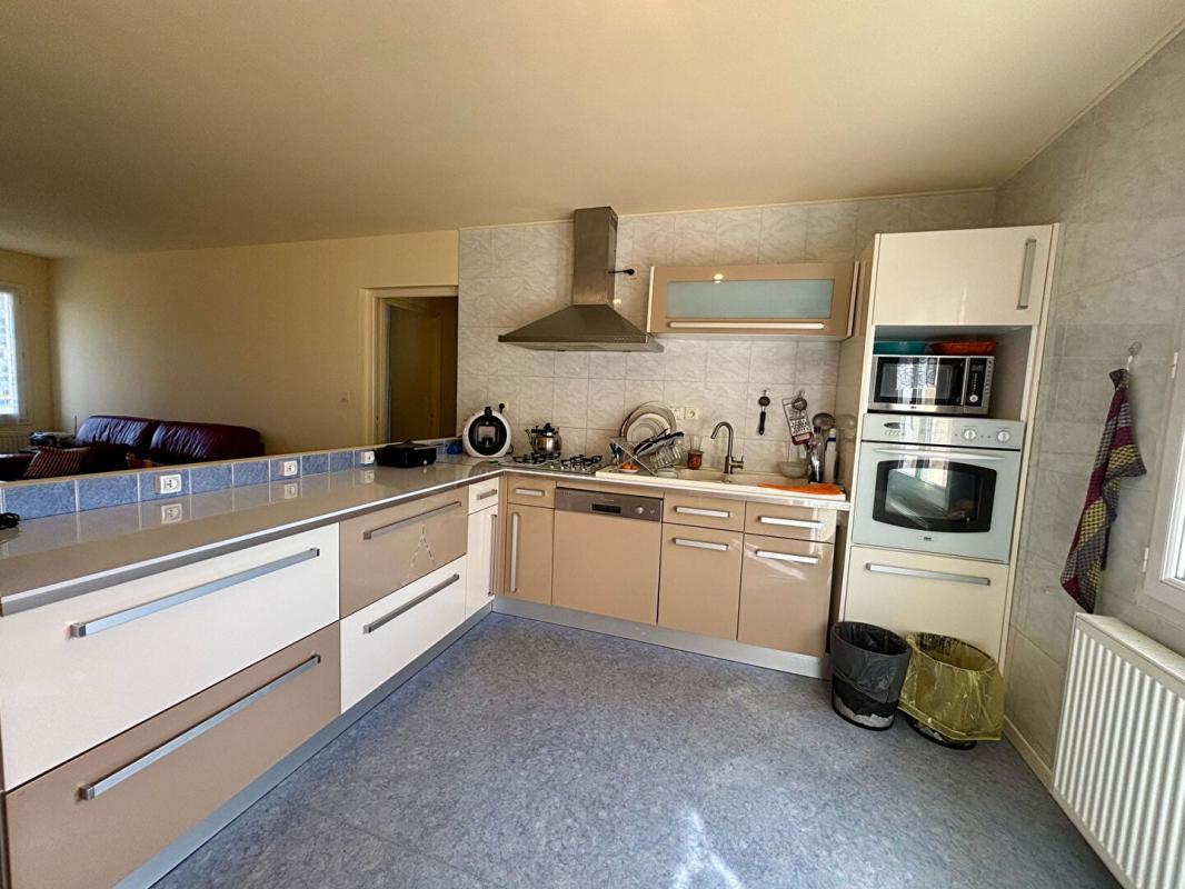 SAINT-ELOI Maison sur sous-sol Saint Eloi de 110 m2 - 3 chambres - 4024m² de terrain 4