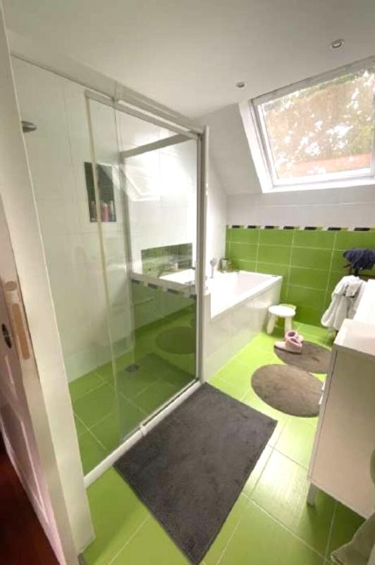 HOUDAN Houdan 7 mn / Gambais 4 mn / Maison d'architecte 182 m2 / 4 chambres 11