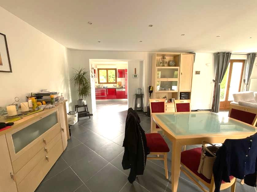 HOUDAN Houdan 7 mn / Gambais 4 mn / Maison d'architecte 182 m2 / 4 chambres 5