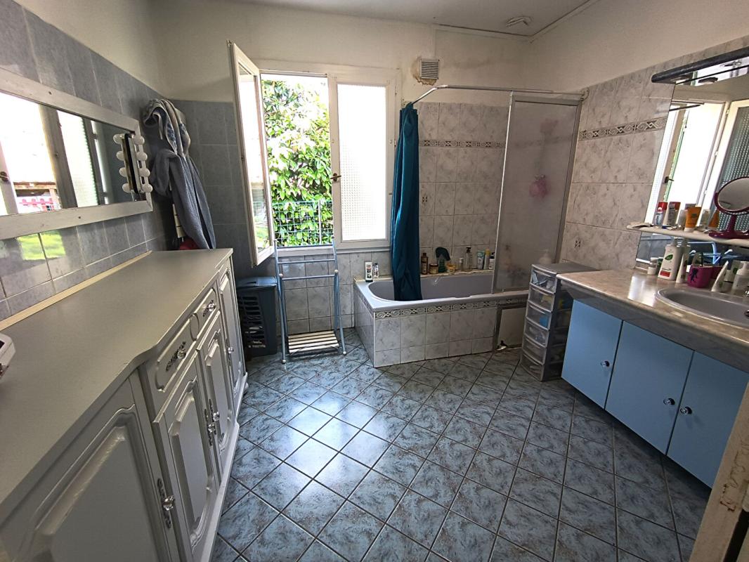 CHAMPVERT CHAMPVERT - LONGERE 110 M2 4