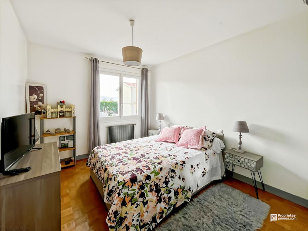 LE TAILLAN-MEDOC Maison 200 m² avec 4 logements indépendants - Terrain 922 m² - Le Taillan-Médoc 9