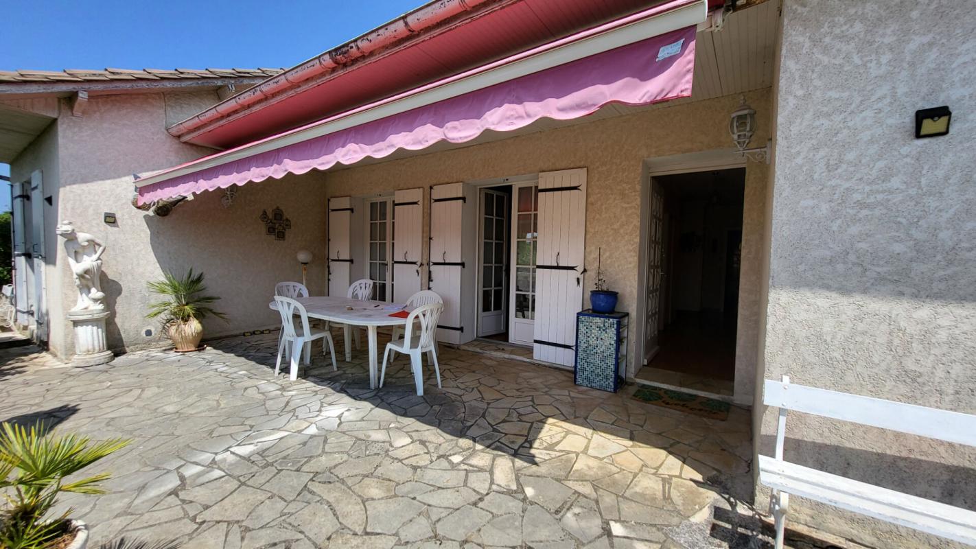 SAINT-MEDARD-DE-MUSSIDAN Maison années 1975  Saint Medard De Mussidan 6 pièces  210 m2 jardin de 1310m² 1