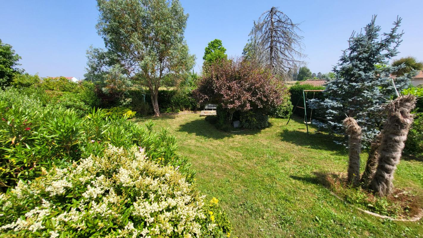 SAINT-MEDARD-DE-MUSSIDAN Maison années 1975  Saint Medard De Mussidan 6 pièces  210 m2 jardin de 1310m² 13