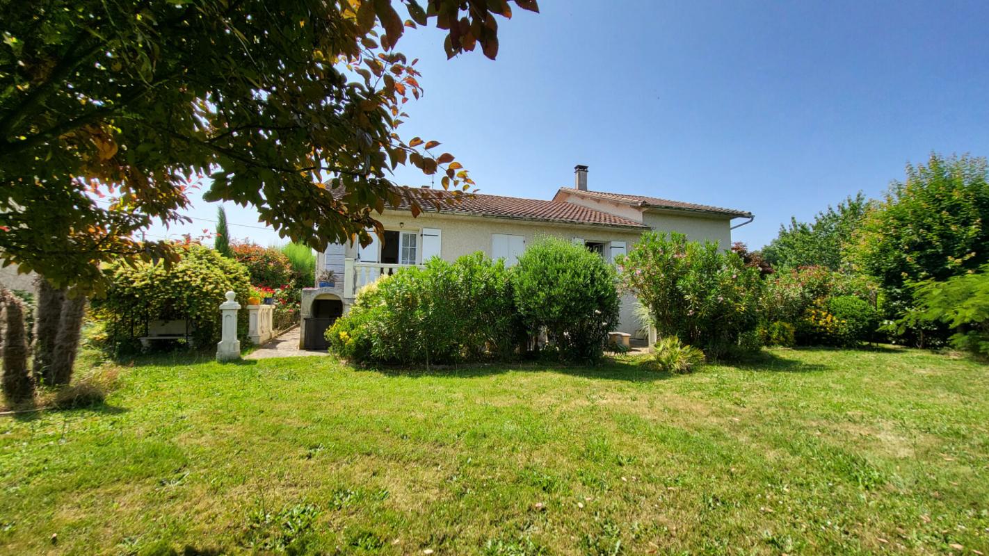 SAINT-MEDARD-DE-MUSSIDAN Maison années 1975  Saint Medard De Mussidan 6 pièces  210 m2 jardin de 1310m² 7