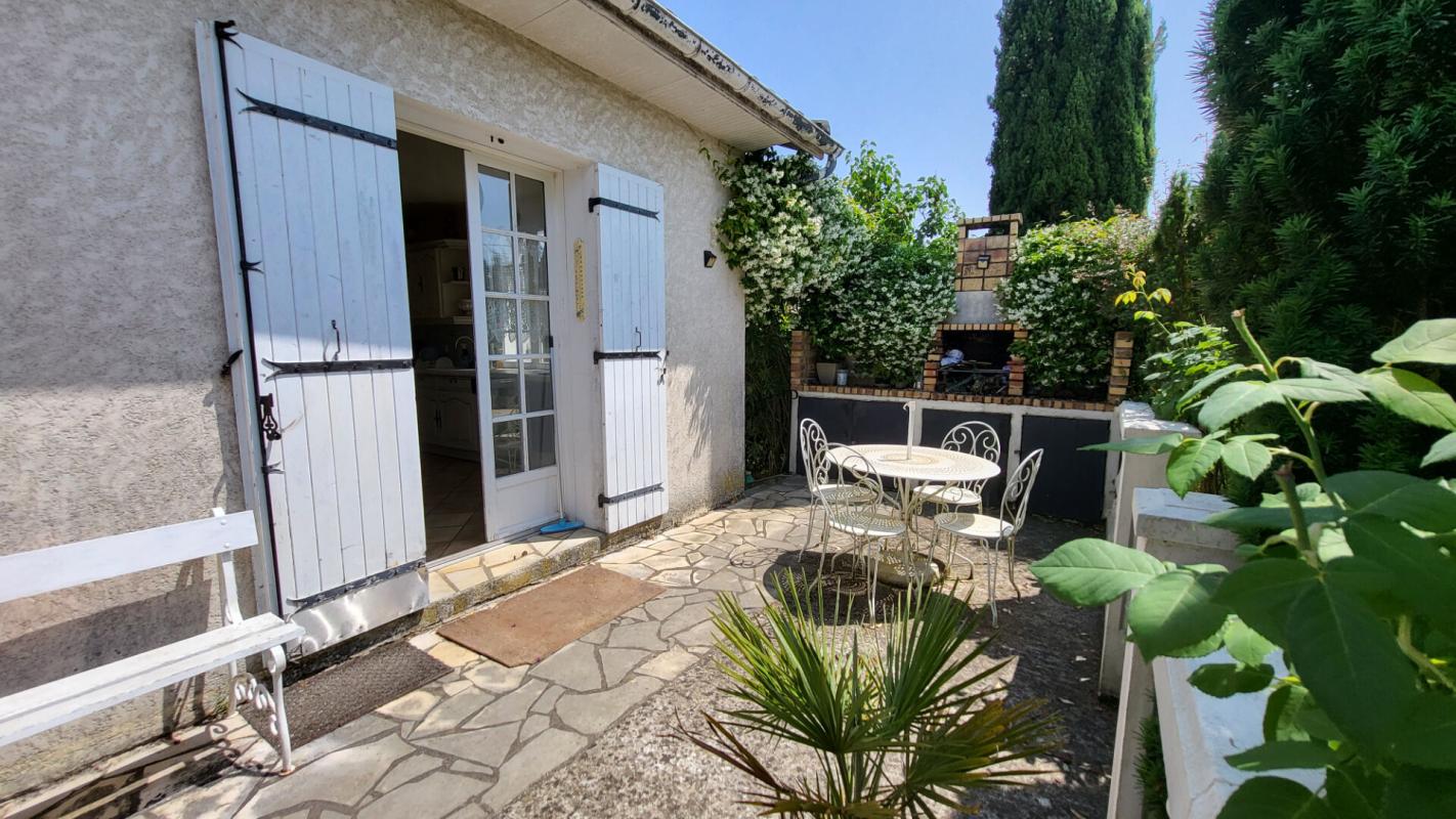 SAINT-MEDARD-DE-MUSSIDAN Maison années 1975  Saint Medard De Mussidan 6 pièces  210 m2 jardin de 1310m² 8